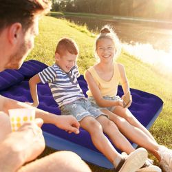 Avenli aufblasbares Luftbet Campingmatratze Set 203 x 152 x 22 cm, inklusive 2 Kissen und Luftpumpe