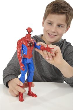 Hasbro Marvel Spider-Man Figur Titan Hero Serie 30 cm