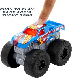Hot Wheels Monster Trucks Roarin’ Wreckers Race Ace 1:43