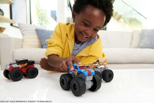 Hot Wheels Monster Trucks Roarin’ Wreckers Tiger Shark 1:43