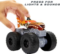 Hot Wheels Monster Trucks Roarin’ Wreckers Tiger Shark 1:43