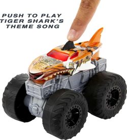 Hot Wheels Monster Trucks Roarin’ Wreckers Tiger Shark 1:43