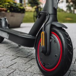 LN Vollflächiges, perforiertes Rad für Elektroroller 8,5 x 20