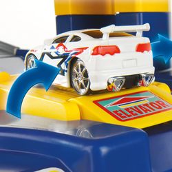 Molto Kinderparkhaus mit 6 Etagen, Garage und Aufzug