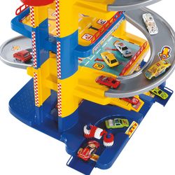 Molto Kinderparkhaus mit 6 Etagen, Garage und Aufzug