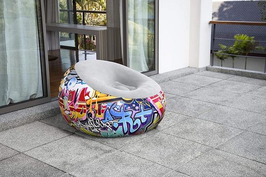 Aufblasbarer Sitzsack mit Graffiti-Motiv, 112 cm x 112 cm x 66 cm